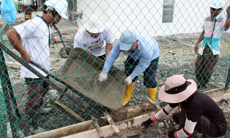 2015_April-11_Back-to-Habitat's-Borneo-Blitz-Build-Site!-(1)