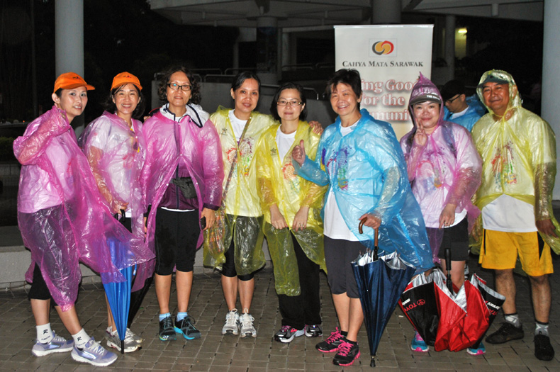 CMS Braves A Wet Colour Rush