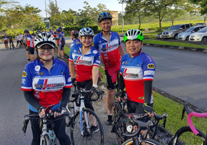 Cyclists escort SUKMA Torch