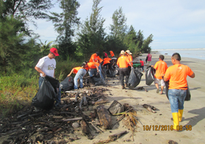 Beach Cleaning at Kampung Kuala Nyalau, Bintulu