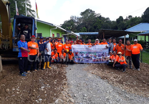 Gotong-royong at St. Mathew Mundai by CMS Quarries
