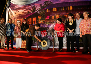 Launching Gimmick at Lamin Dana