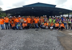 Gotong-royong at Dewan Kampung Tijirak